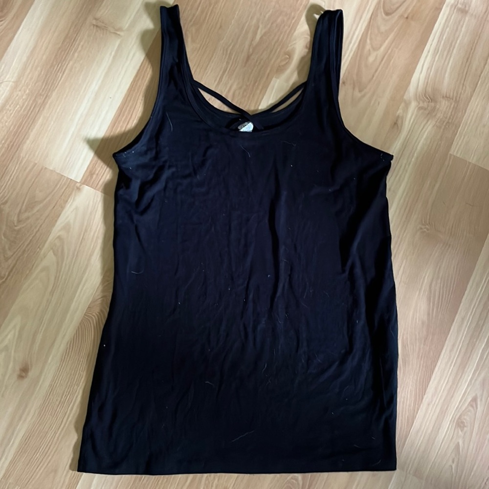 Black tank top🖤